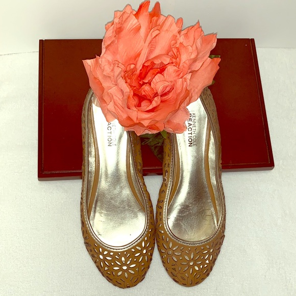 🔴 Kenneth Cole Reaction carved ballet flats - Picture 1 of 7